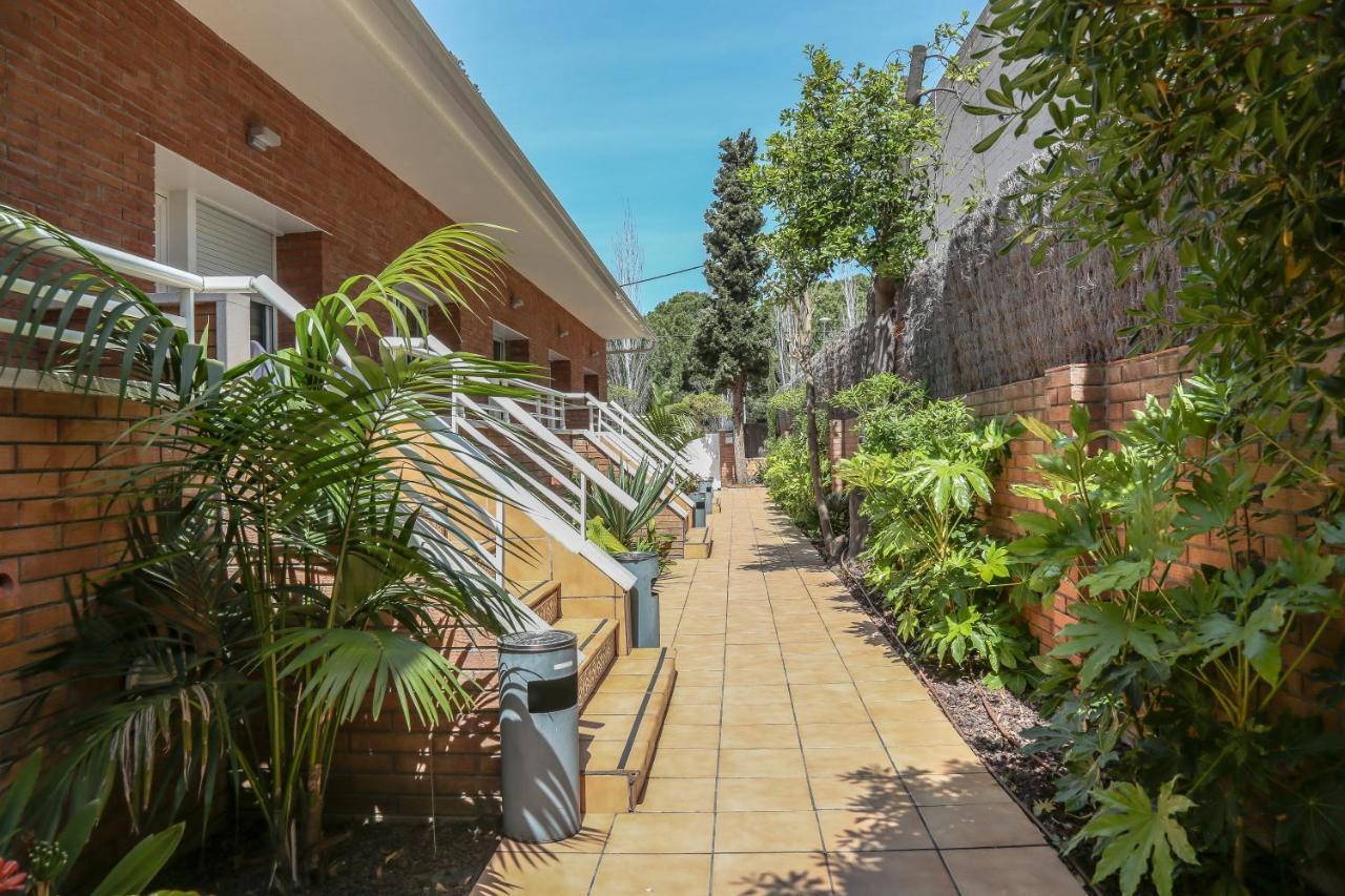 Rambla De Marisol Apartments Castelldefels Bagian luar foto