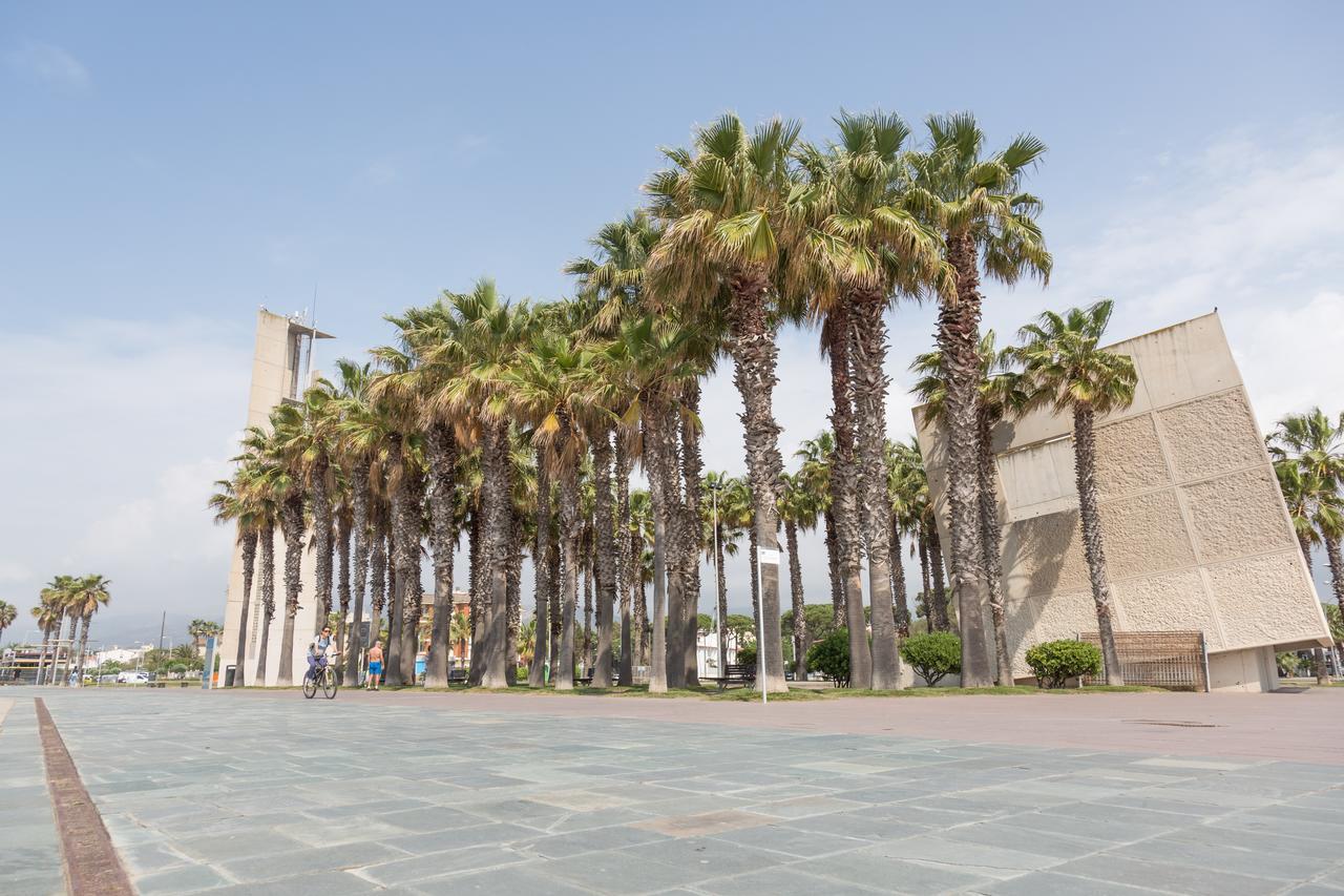 Rambla De Marisol Apartments Castelldefels Bagian luar foto