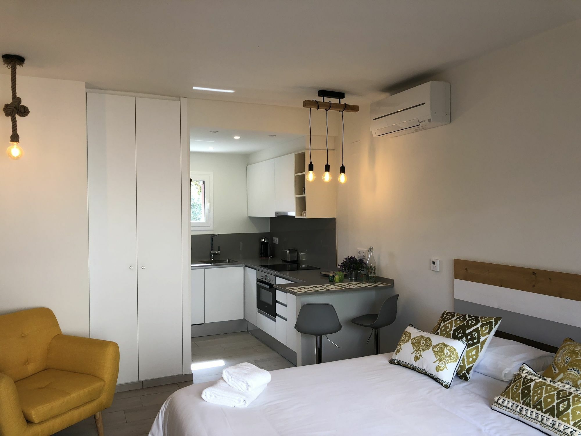 Rambla De Marisol Apartments Castelldefels Bagian luar foto